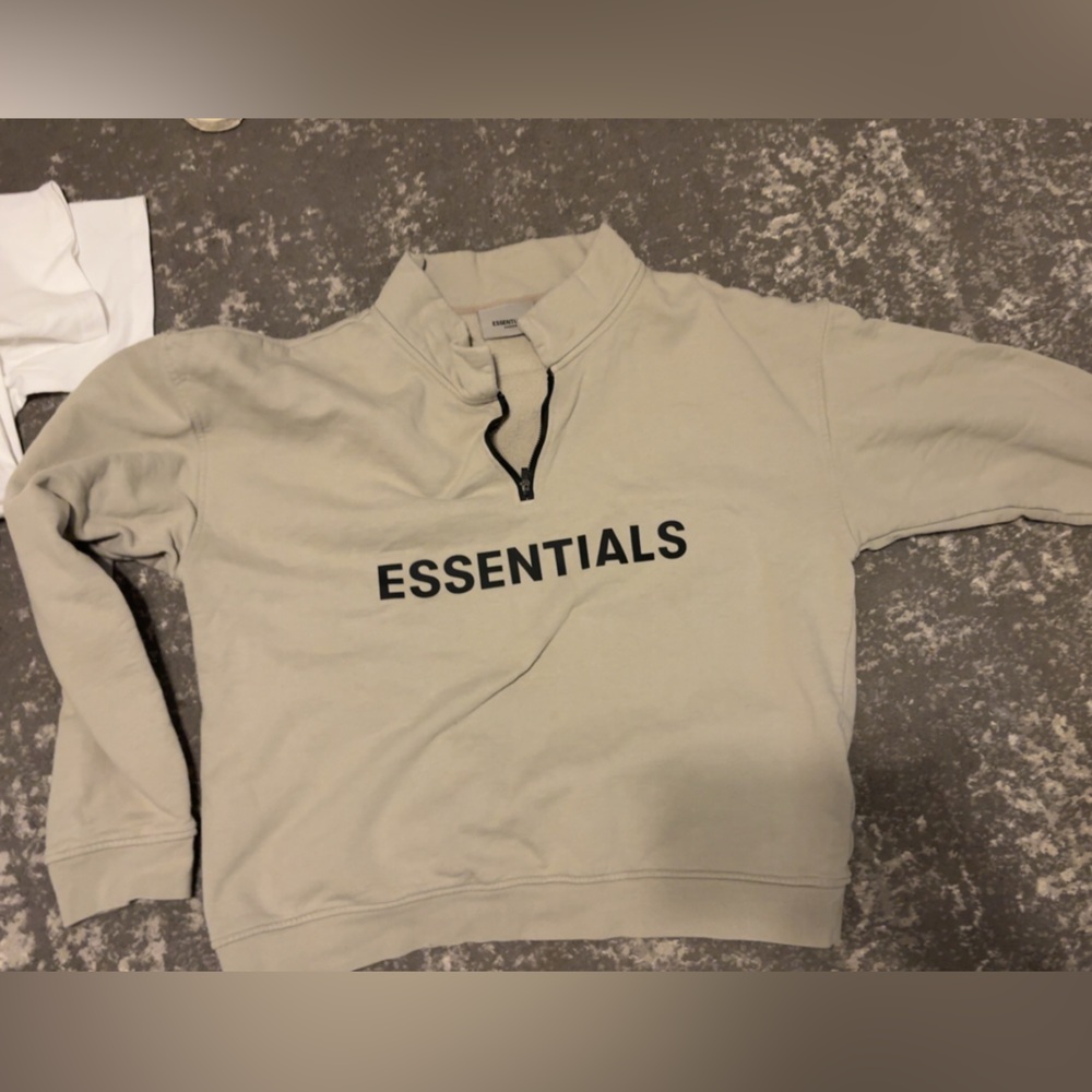 Essentials Quarter Zip Size Large - image 1